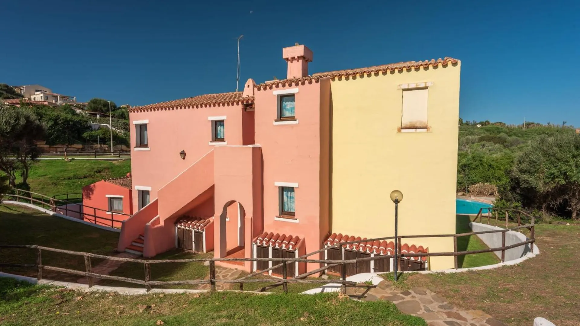 Charming Sea Villa Shared Pool Sleeps 6 V6In Punta de su Torrione