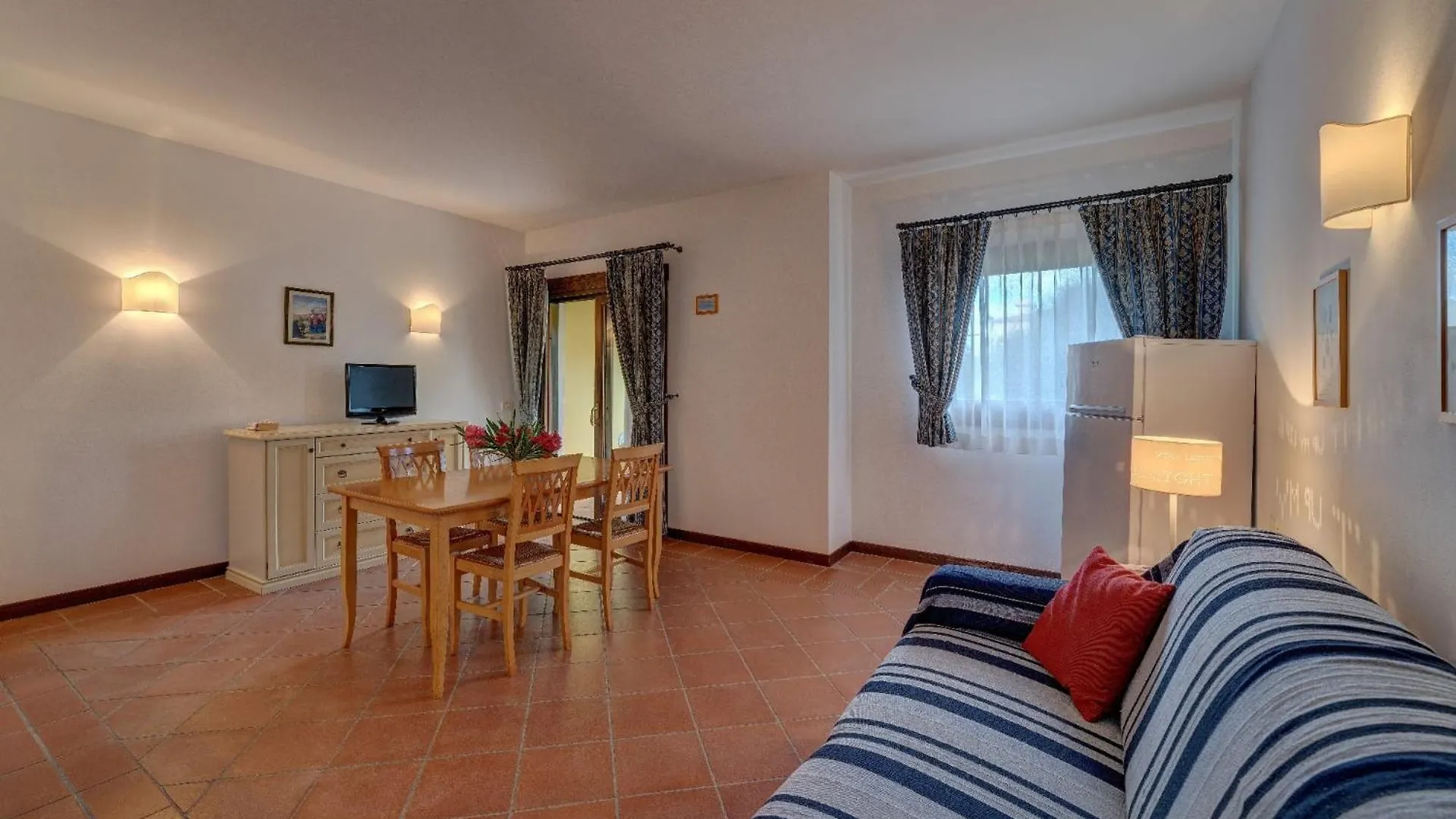 Charming Sea Villa Shared Pool Sleeps 6 V6In Punta de su Torrione