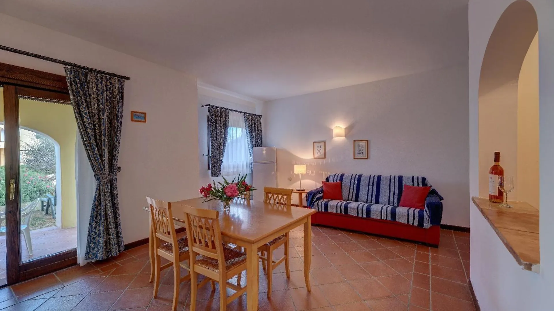 Charming Sea Villa Shared Pool Sleeps 6 V6In Punta de su Torrione