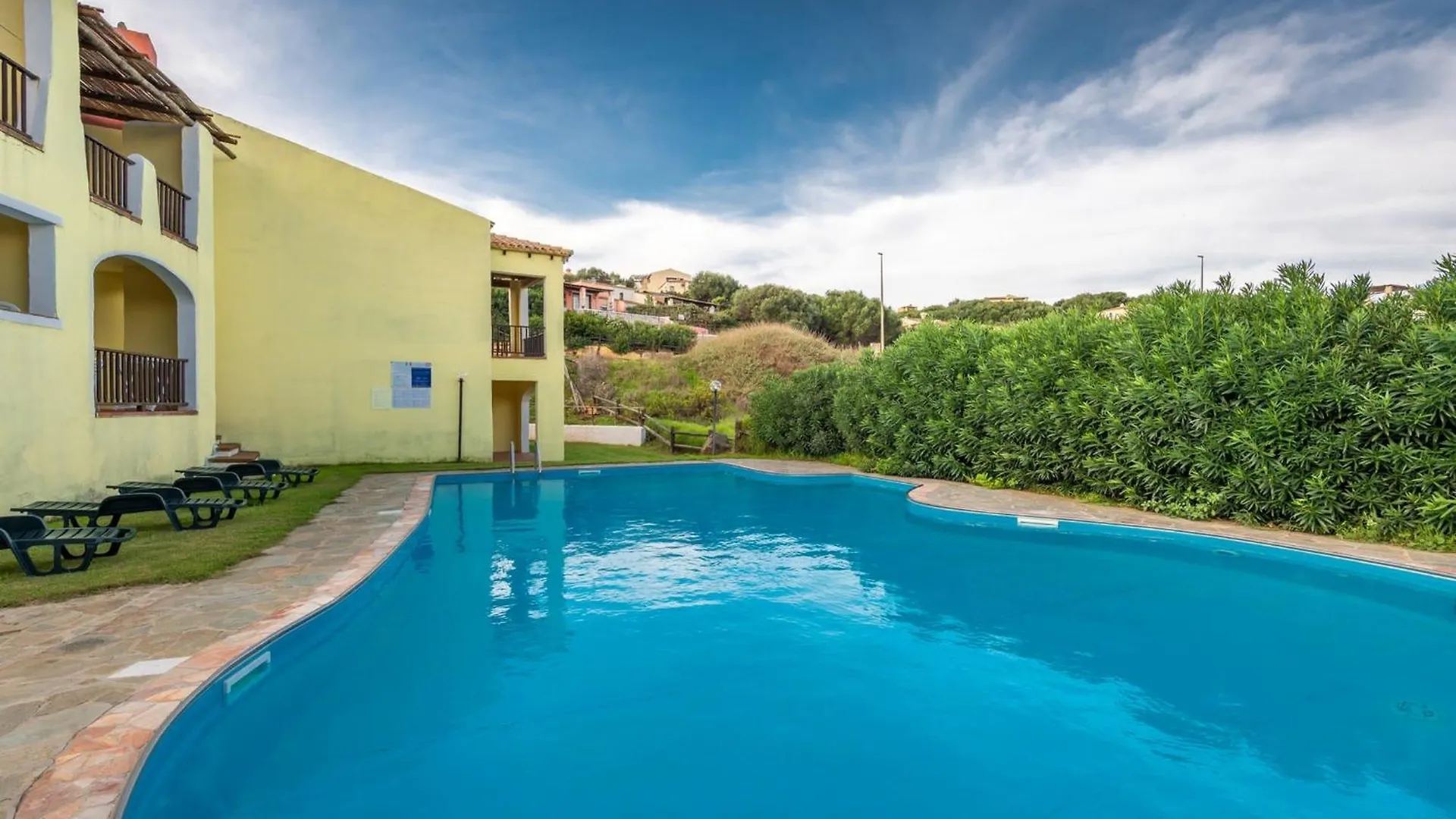 Charming Sea Villa Shared Pool Sleeps 6 V6In Punta de su Torrione