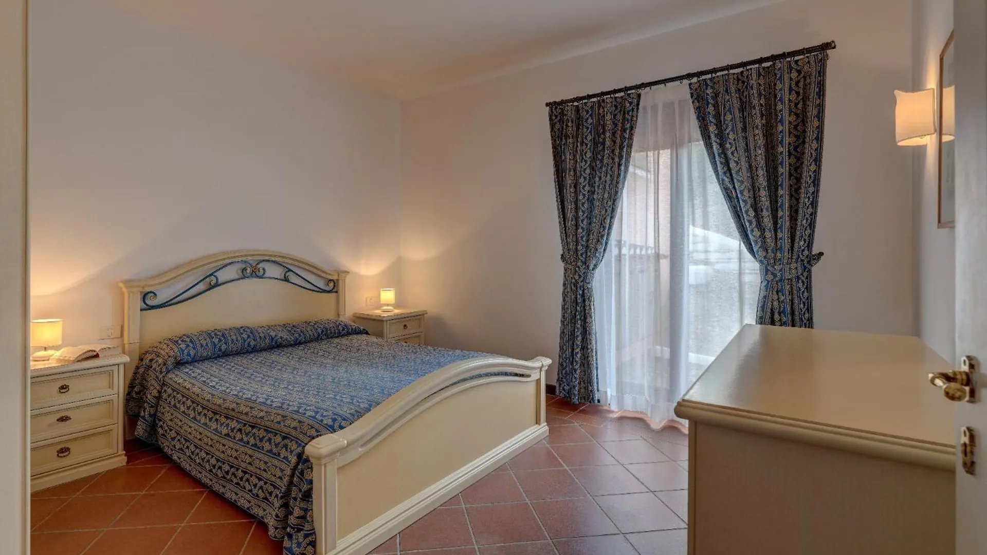 Charming Sea Villa Shared Pool Sleeps 6 V6In Punta de su Torrione